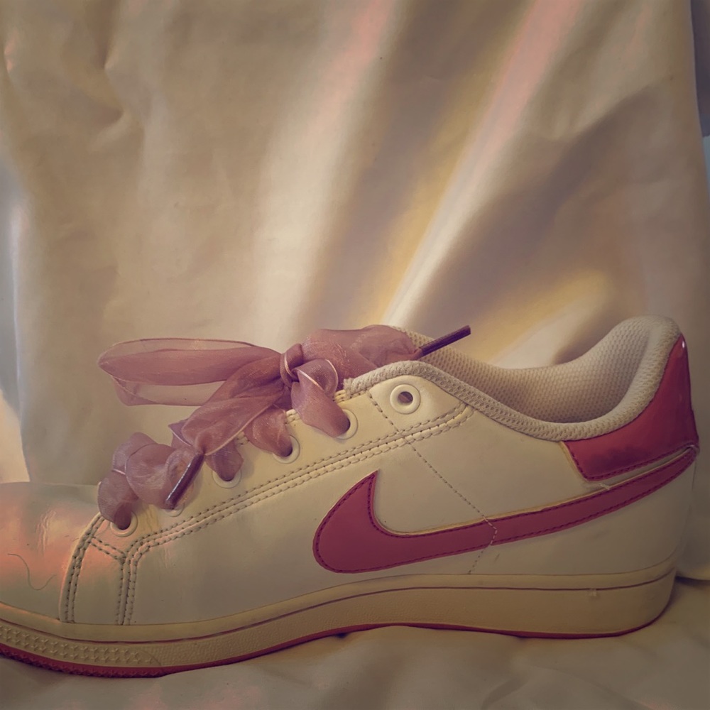 Size 9.5 Nike Canvass